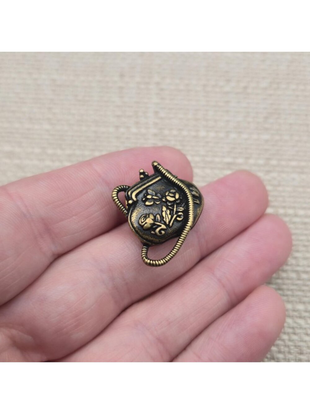 Vintage Brass Gold Tone Purse Handbag Floral Details Lapel Pin A8212 - Picture 2 of 6